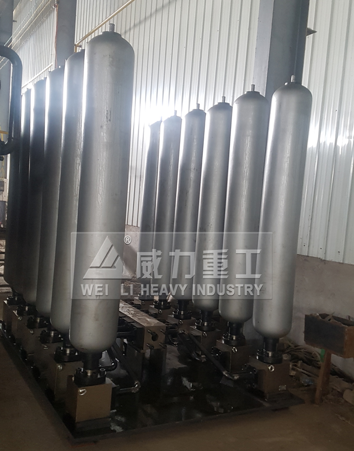 2000噸熱鍛液壓機(jī)蓄能器