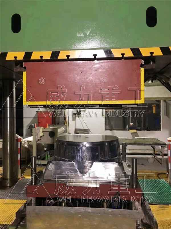 玻璃鋼風(fēng)機(jī)罩殼沖壓過程