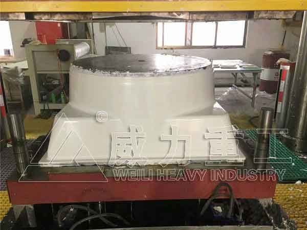 壓制成型的玻璃鋼風(fēng)機(jī)罩殼