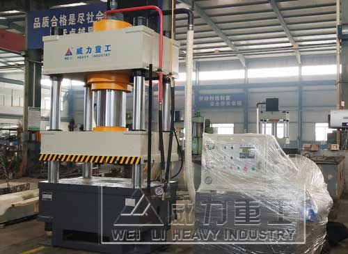 304不銹鋼水箱沖壓板成型液壓機(jī)